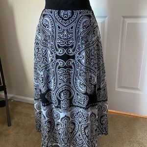 INC brand skirt size large Petite black and white
